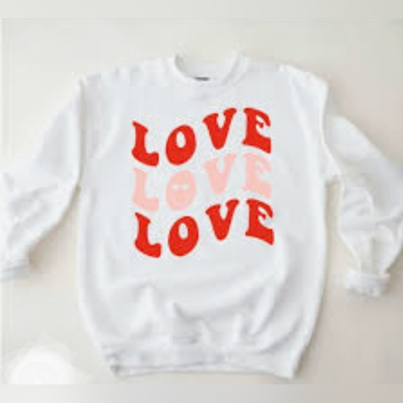 Tops - ❤️LOVE Sweatshirt Sz.Large❤️